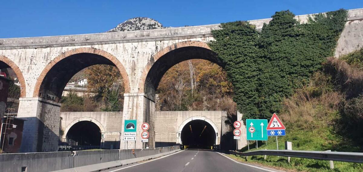 Chiusa dalle 22 alle 6 fino al 18 Marzo la galleria Monteopergola sul raccordo Av-Sa - 