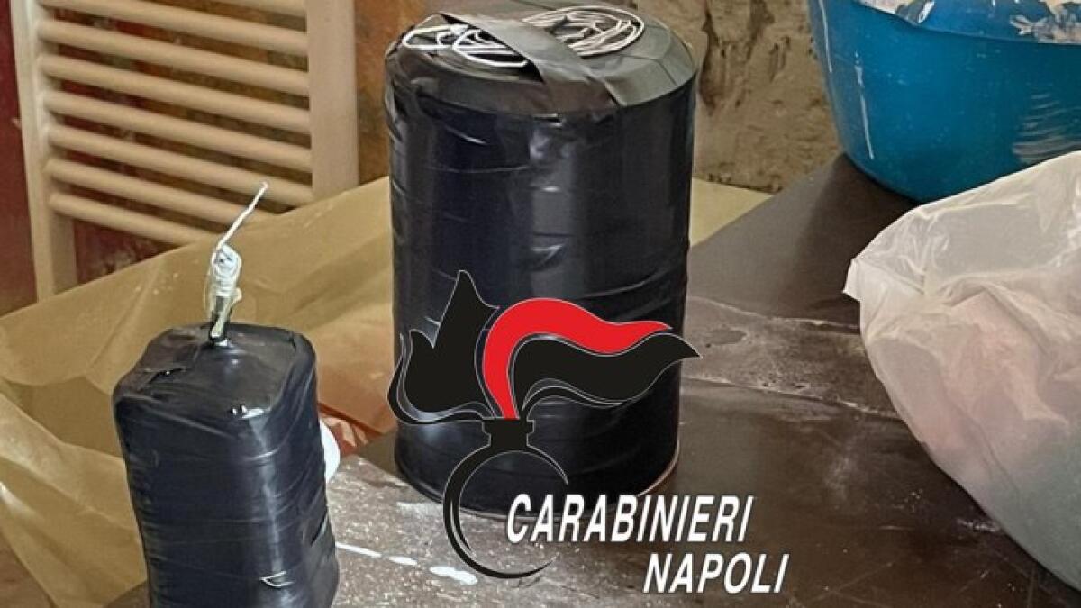 Carabinieri sequestrano due bombe con cuore di chiodi metallici - 
