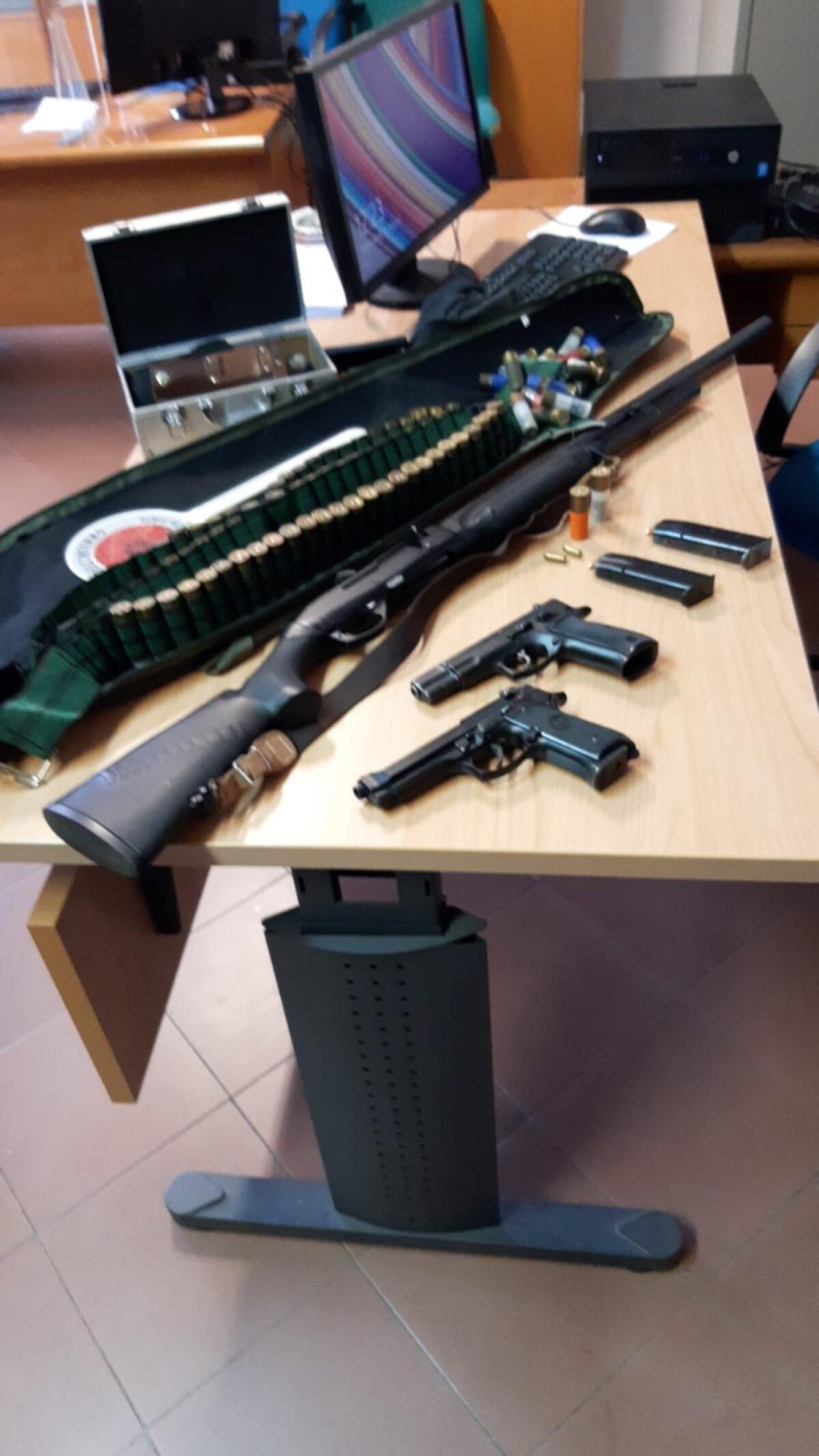 Quindici. La Polizia di Stato rinviene e sequestra armi clandestine - 