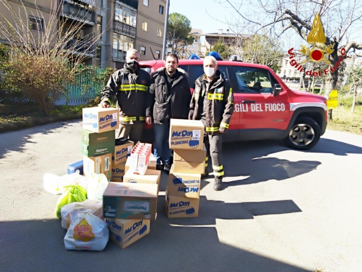Vigili del fuoco: raccolta generi di prima necessità per Ucraina - 