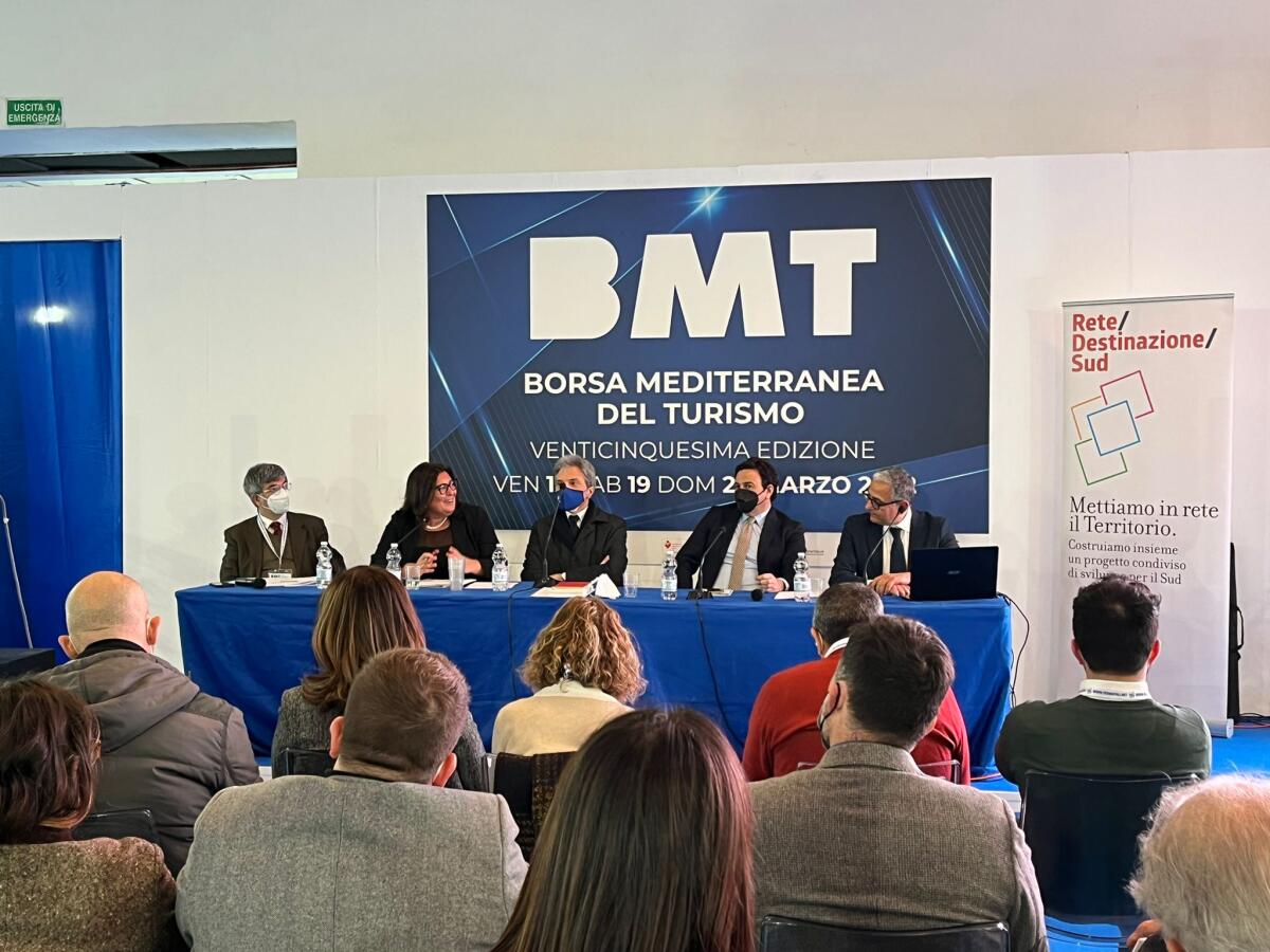 Ciarambino: “Torno in Campania, una legge per favorire il turismo delle radici e promuovere rapporti commerciali coi nostri emigrati all’estero” - 