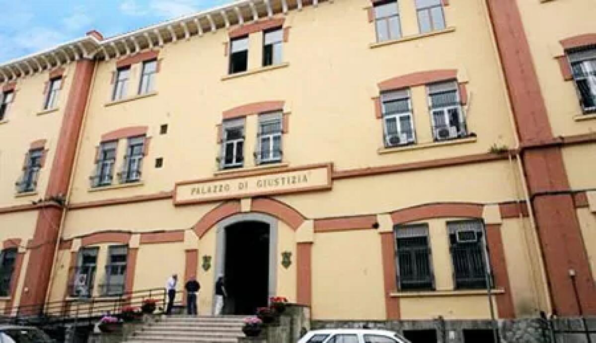 Concussione al Tribunale di Nocera: misure cautelari a 2 commercialisti e un avvocato - 