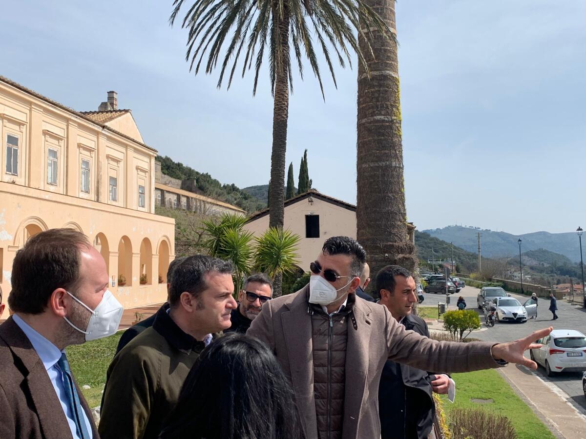 Sottosegretario Centinaio in visita a Caserta - 