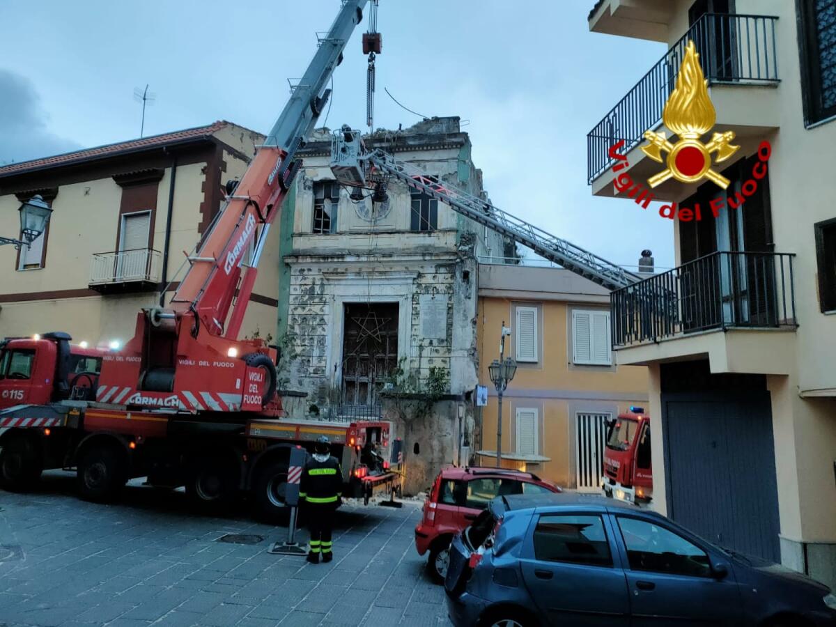 Divelta dal forte vento la copertura della Chiesa dell'Assunta - 