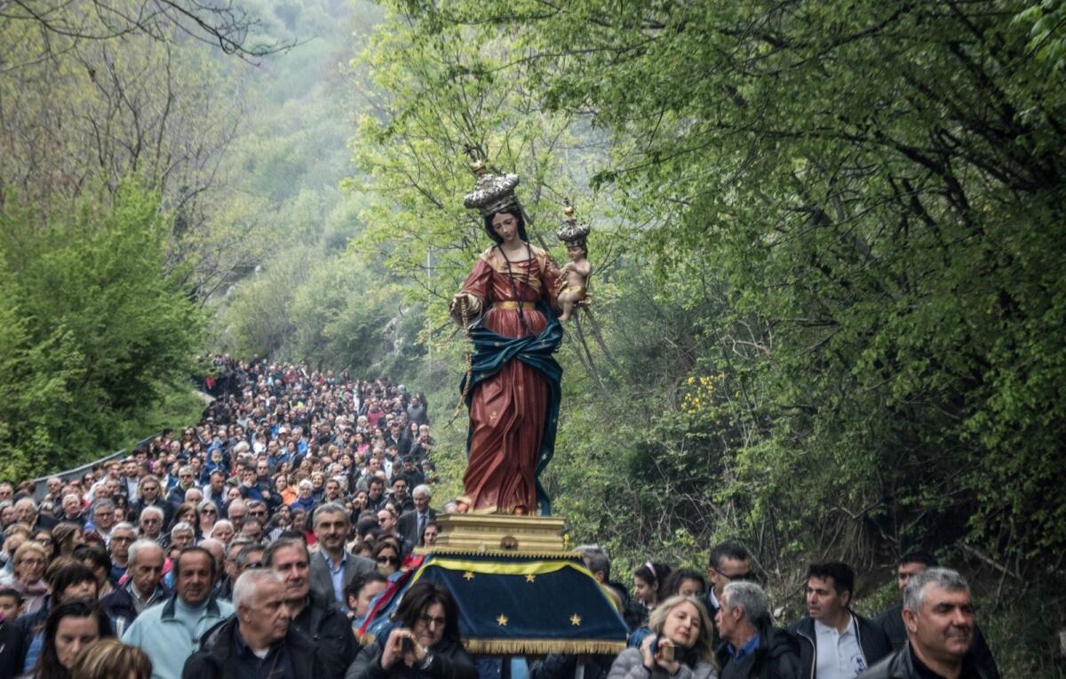 Dopo due anni torna la processione della Madonna della Stella accompagnata dai tradizionali spari dei fucilieri - 