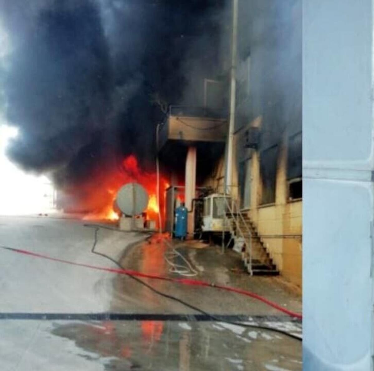 Negozio di bomboniere distrutto da un incendio. - 