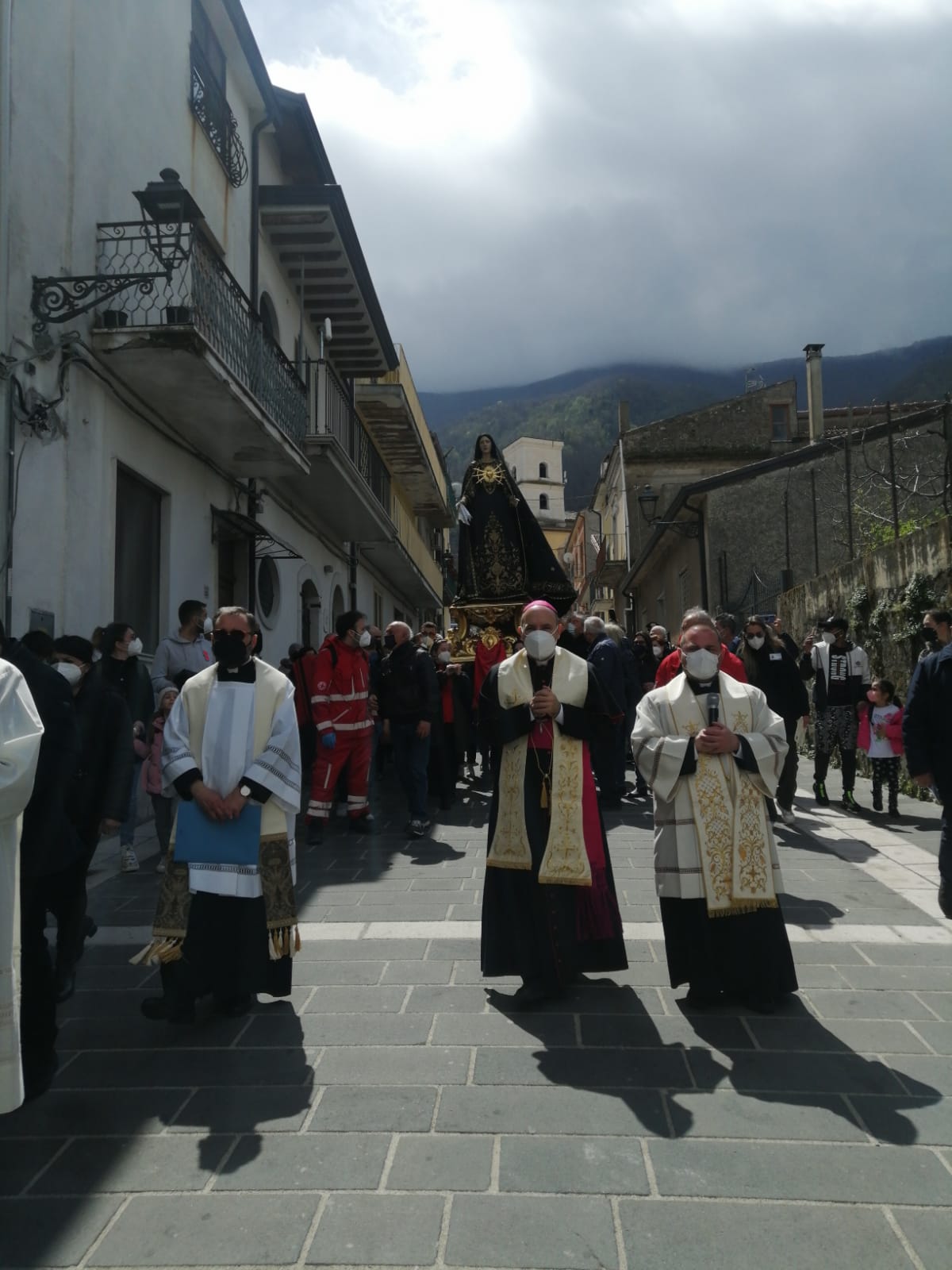 Cervinara.  Beata Vergine Addolorata ci accolga e ci protegga!