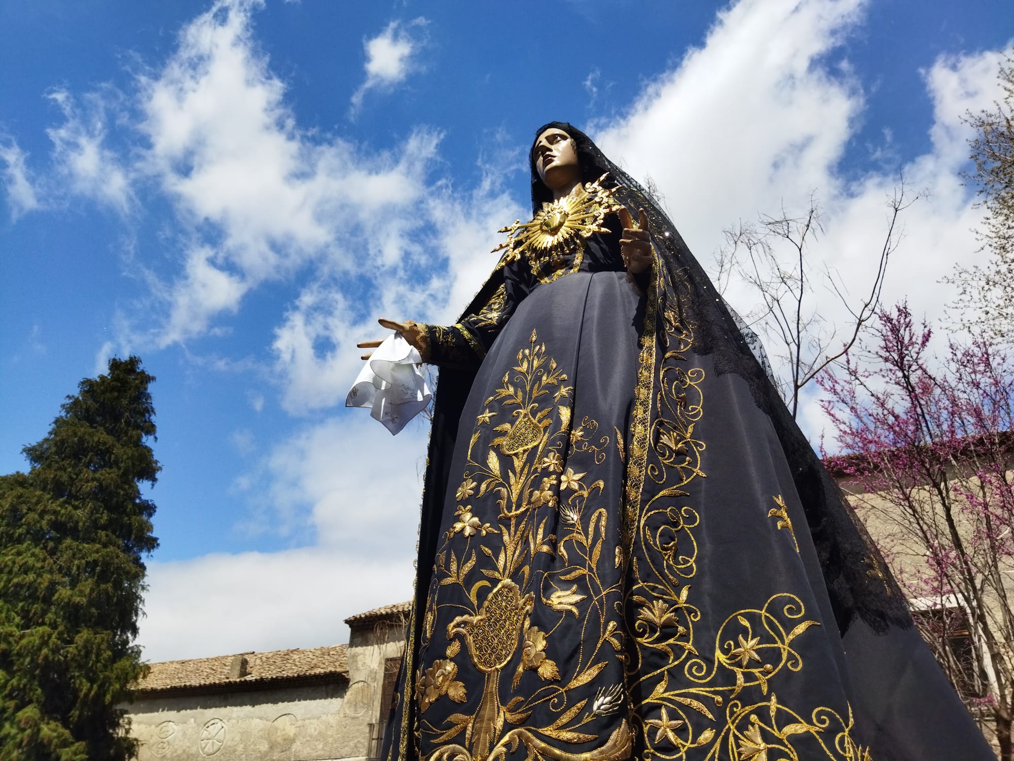 Cervinara.  Beata Vergine Addolorata ci accolga e ci protegga!