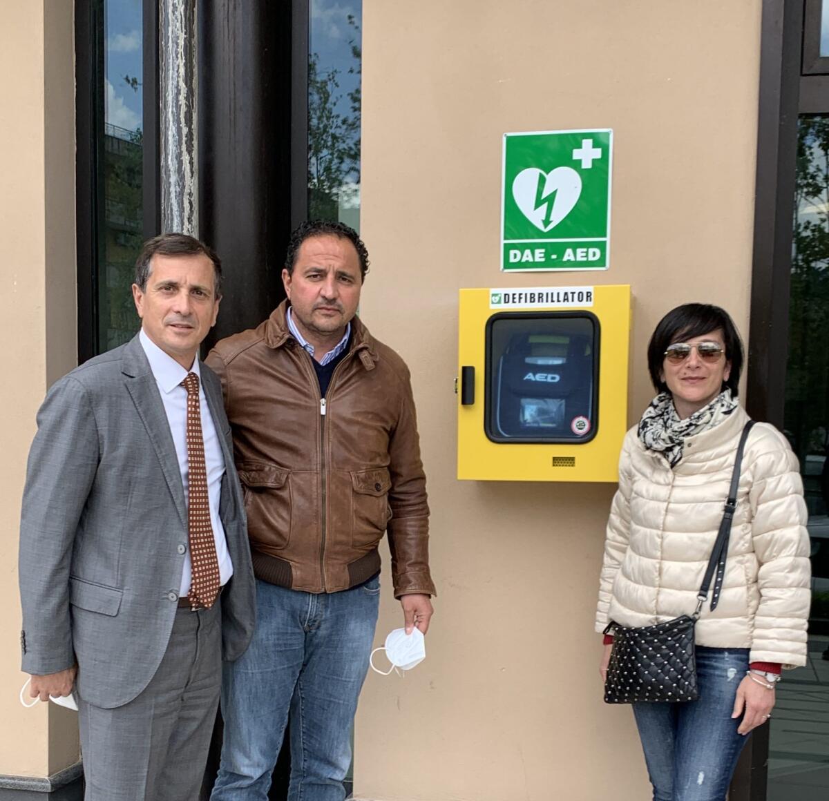 A Telese Terme un defibrillatore nell’area del mercato. E’ un dono della ex associazione commercianti - 