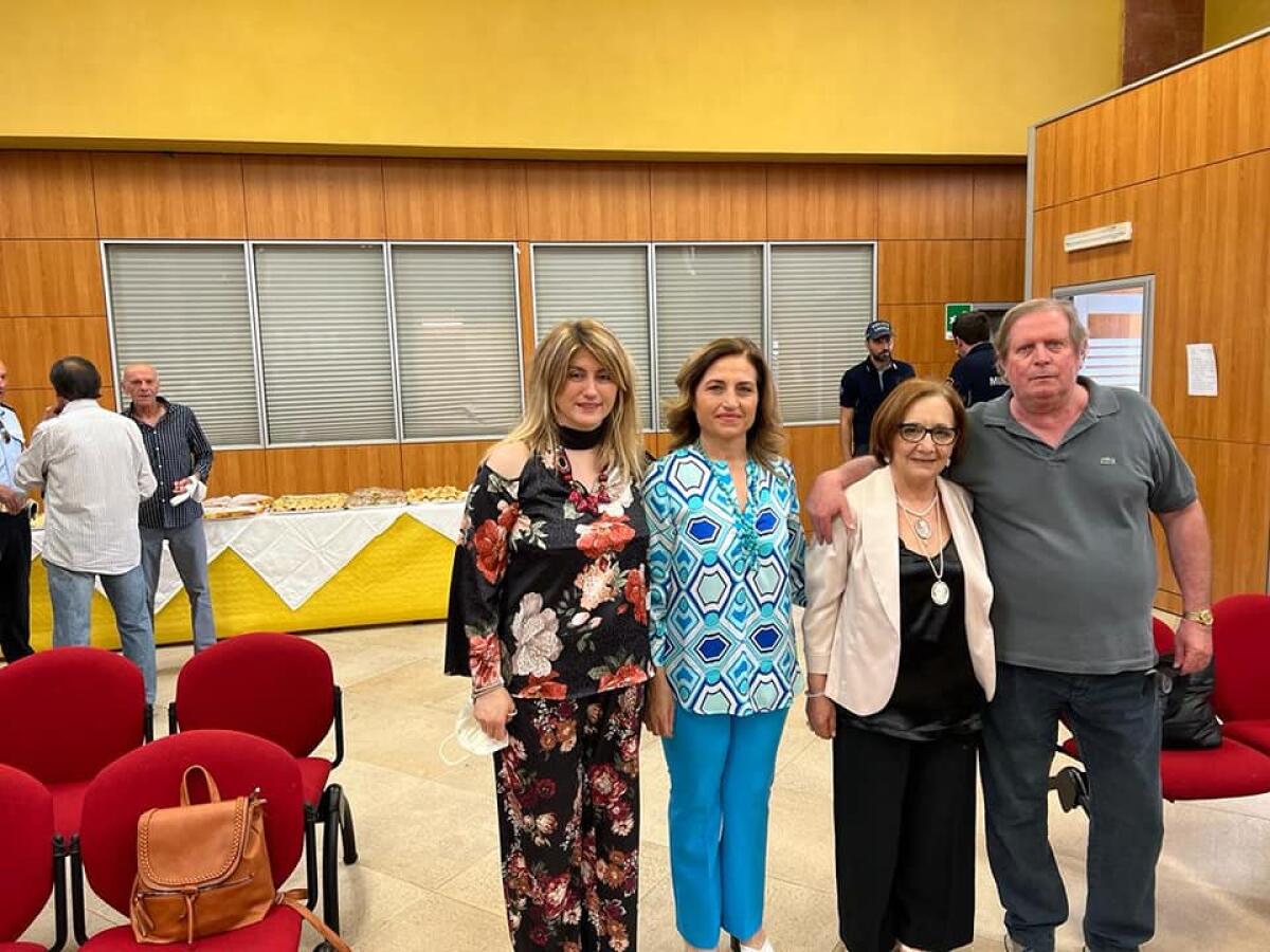 Cervinara. Franca Picca saluta i colleghi dopo 42 anni di servizio - 