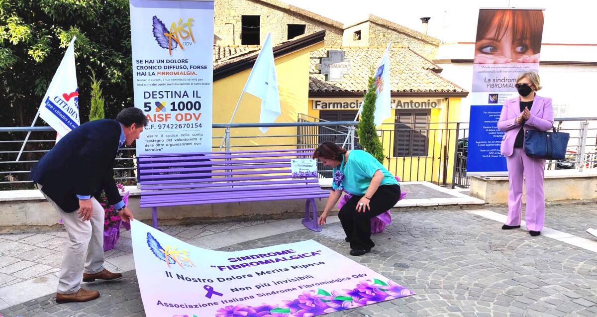 Fibromialgia, inaugurata la panchina viola a Paupisi - 