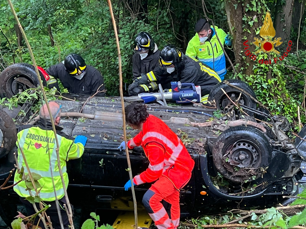 Due anziani conugi feriti in un incidente stradale