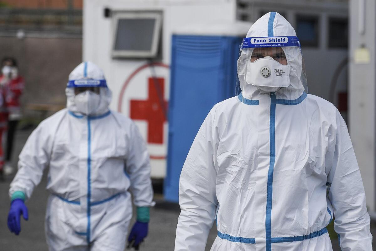 Covid. Gimbe: si inverte la curva, in rialzo i contagi e i decessi - 