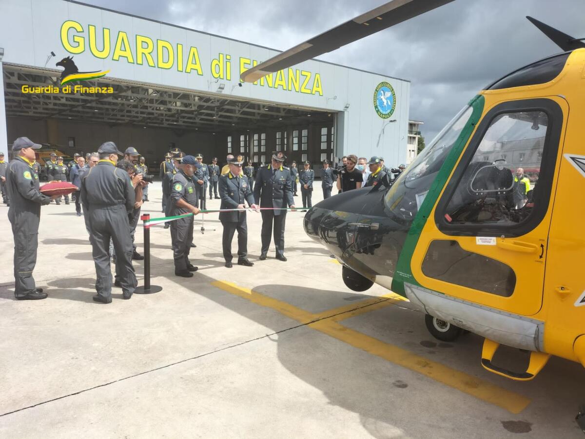 Consegnato alla Sezione Aerea di Napoli il nuovo elicottero bimotore avanzato “PH139-D" - 