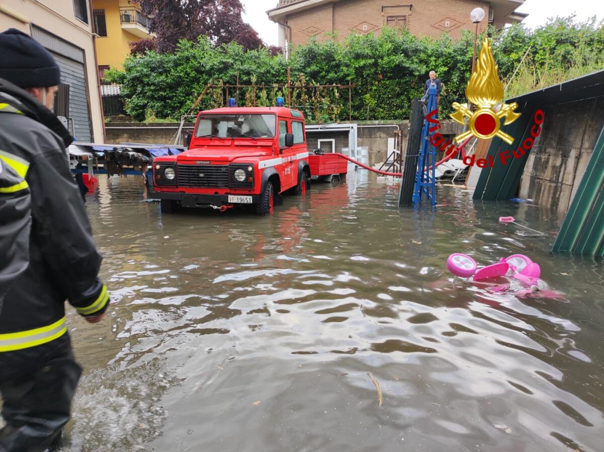 Decine di interventi dei Vigili del fuoco - 