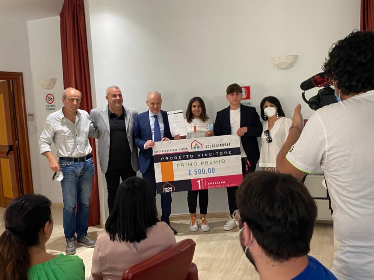 Concorso Irondom, primo e secondo posto per gli studenti del "De Liguori" - 