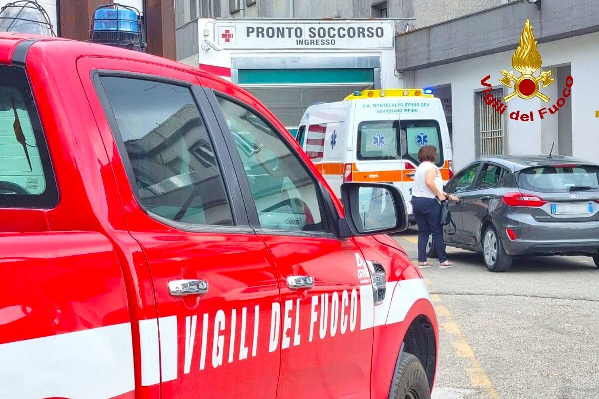 32 enne ustionato da catrame liquido - 