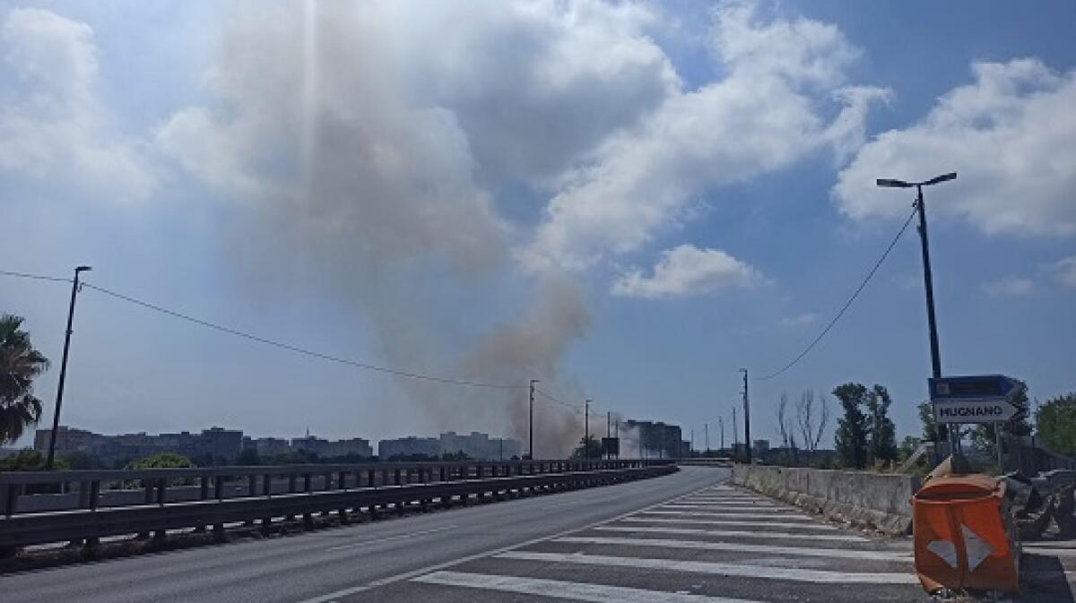 Incendio di Scampia, intervento dell’Arpa Campania  - 