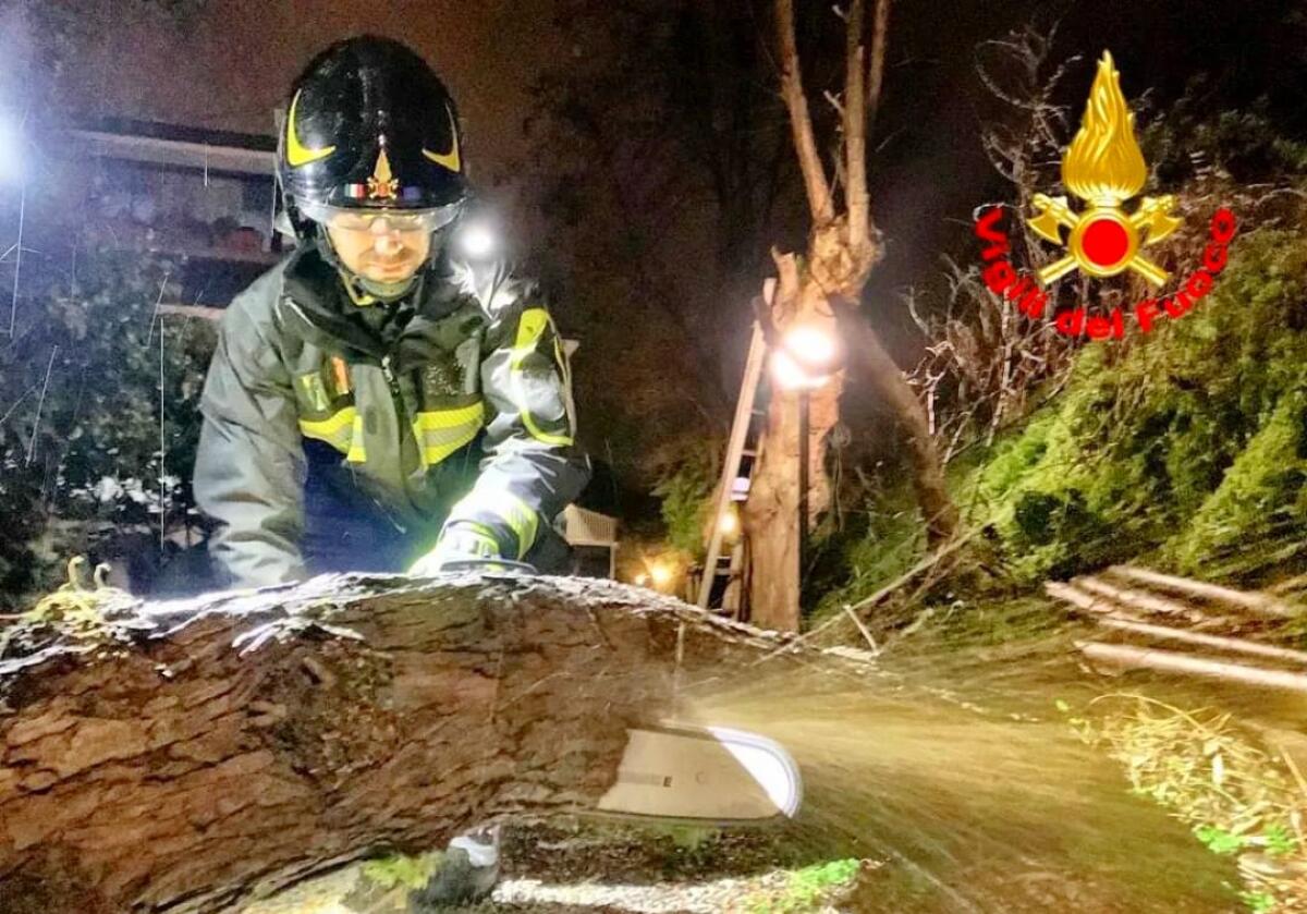 Nubifragio in Irpinia, decine di interventi dei Vigili del fuoco - 