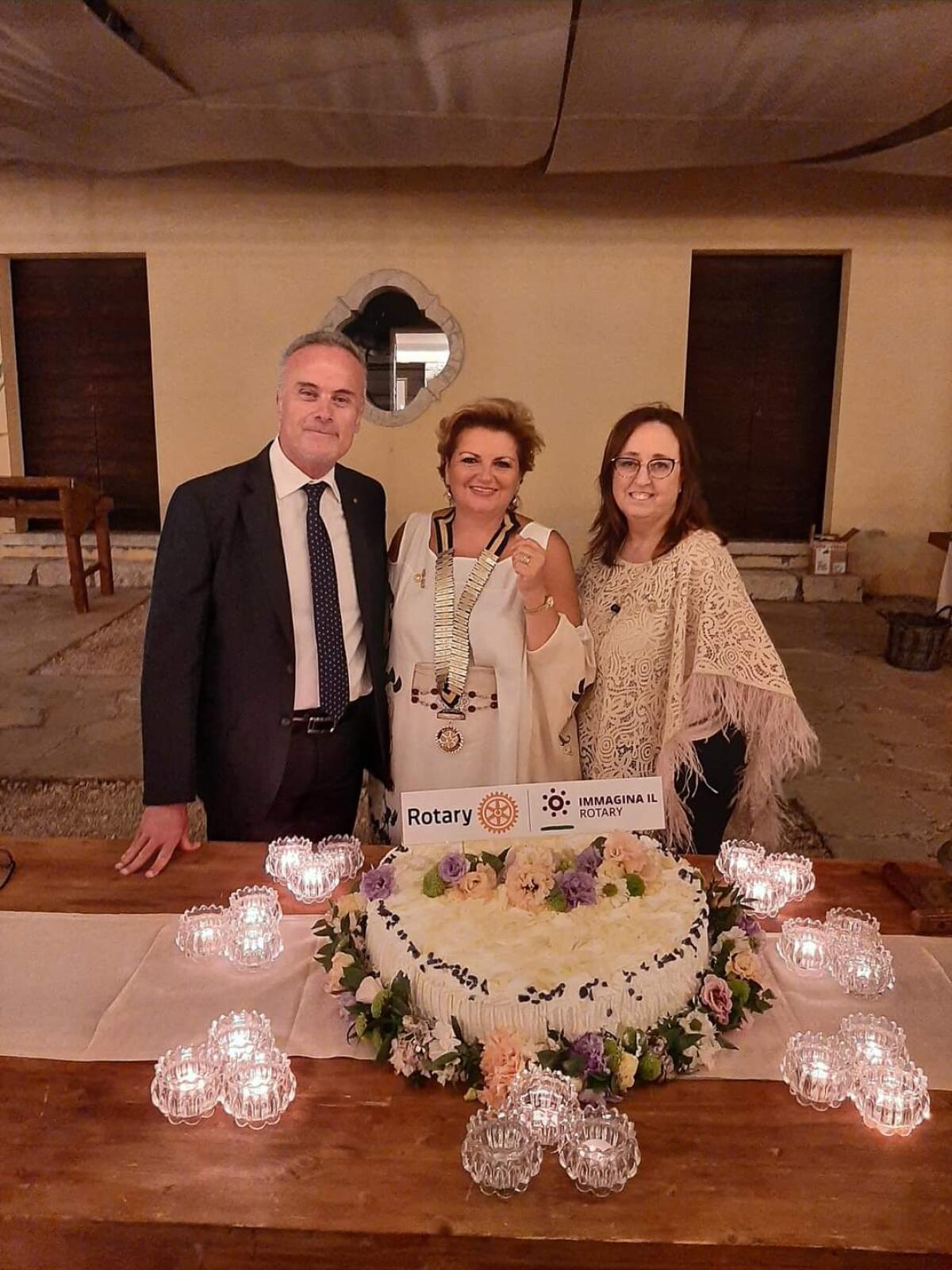 Rotary Club di Benevento: alla Presidente Enza Casarella, è subentrata Rossella Del Prete - 