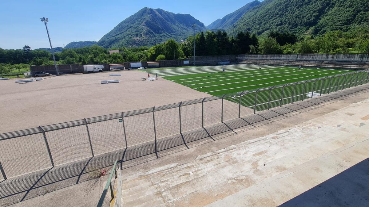 Cervinara. A breve inizieranno anche i lavori di sistemazione degli spogliatoi del campo sportivo - 