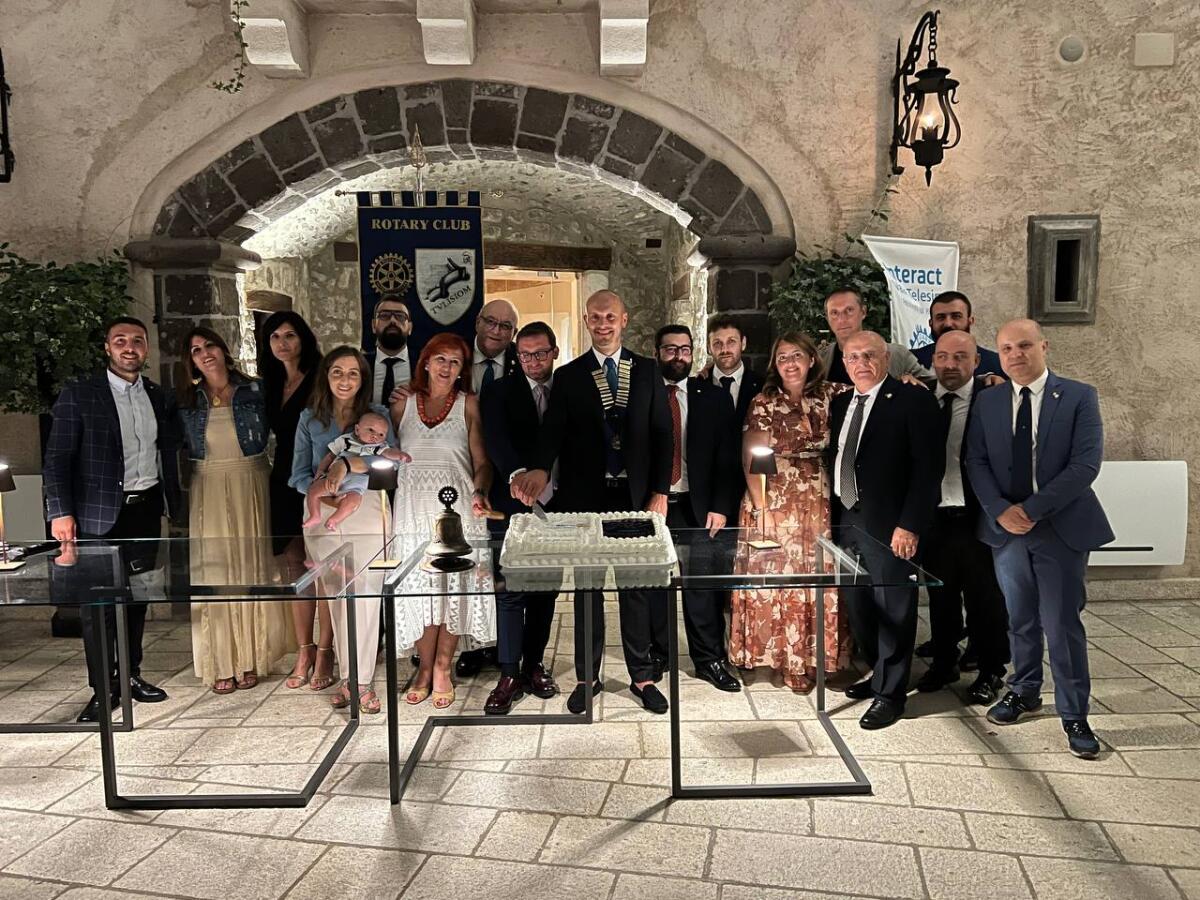 Passaggio delle consegne al Rotary Club Valle Telesina  - 