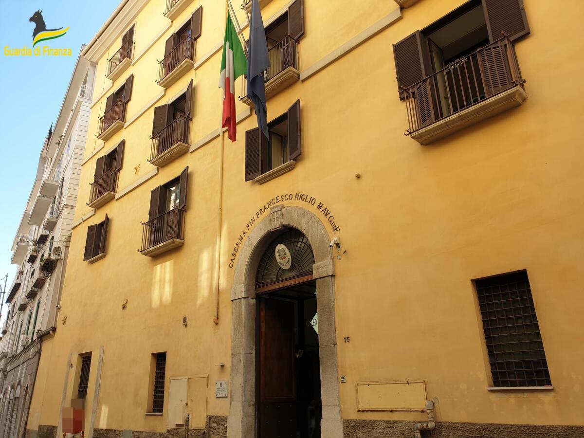 Maxi-frode fiscale nel settore del commercio di carburanti, sequestrati 20 milioni di euro - 