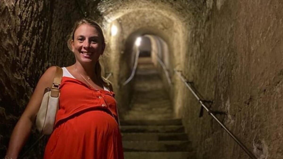 Muore dopo il parto Vincenza Donzelli,  fondatrice della galleria Borbonica - 