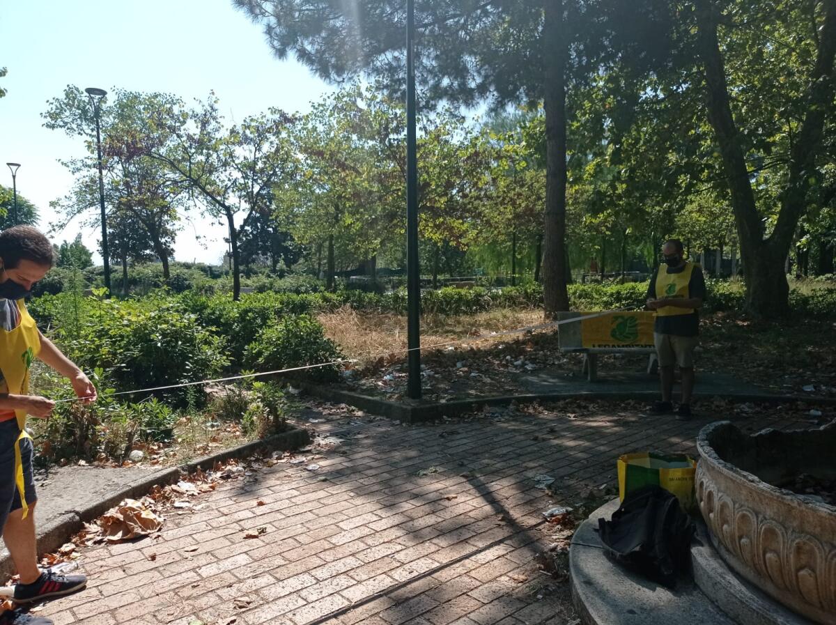 Rifiuti, sos nei parchi urbani della Campania. - 