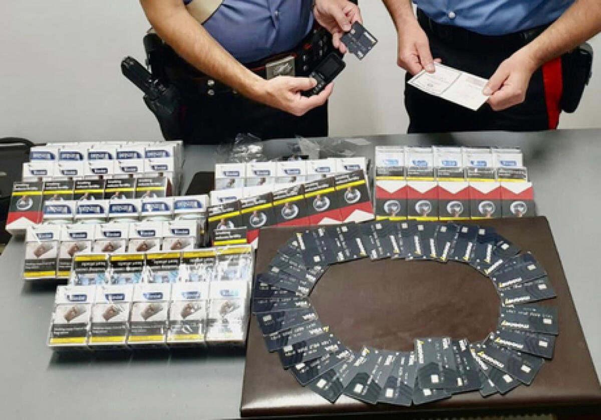 Trovato con 32 carte di credito prepagate e documenti falsi, denunciato per ricettazione - 