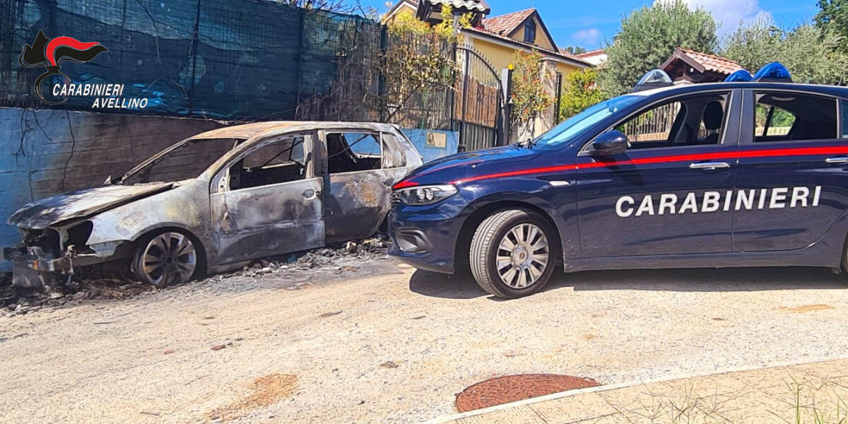 Per motivi passionali incendia autovettura dell'ex - 