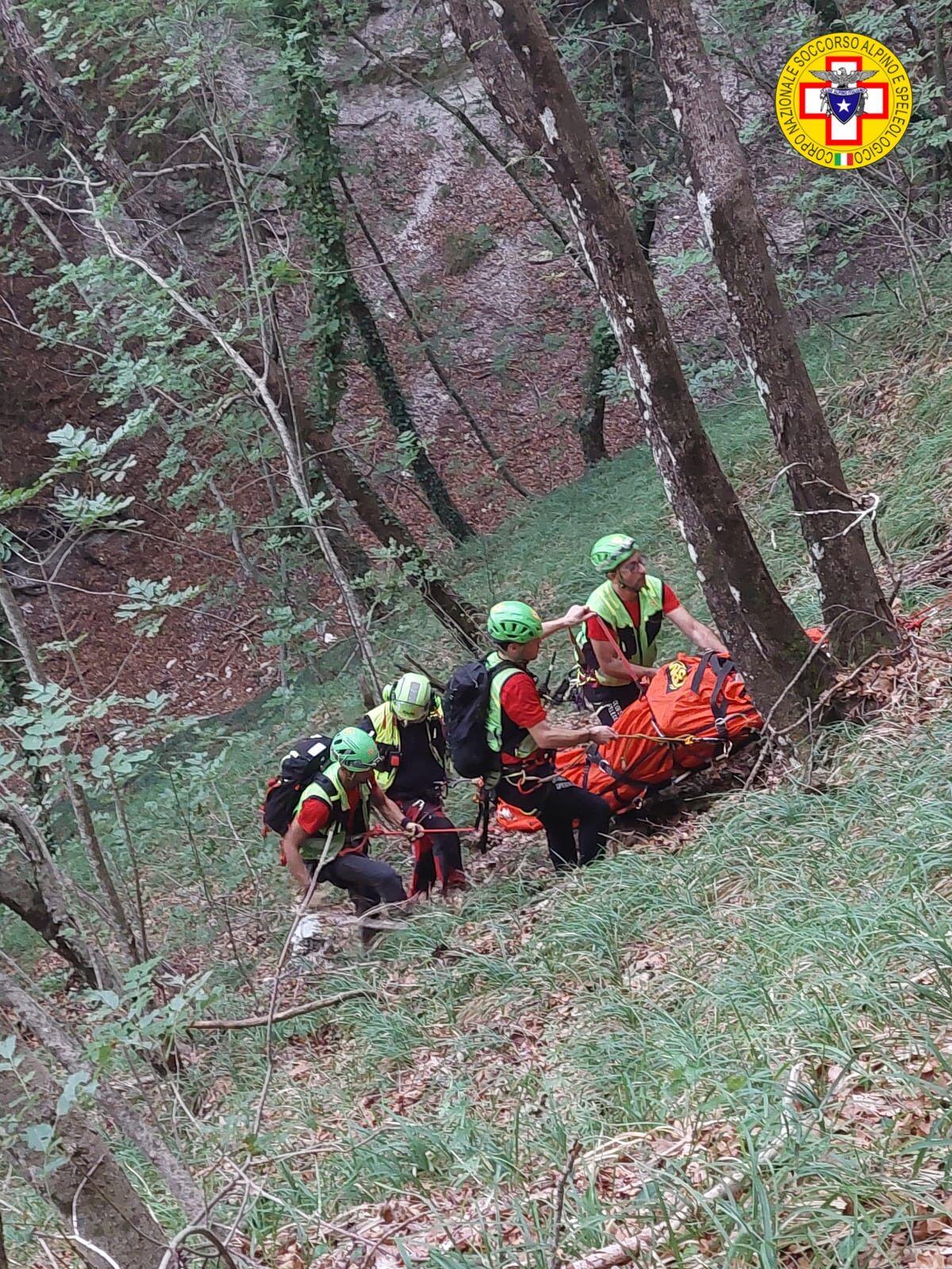 Padre e figlio feriti in montagna, soccorsi dal CNAS - 