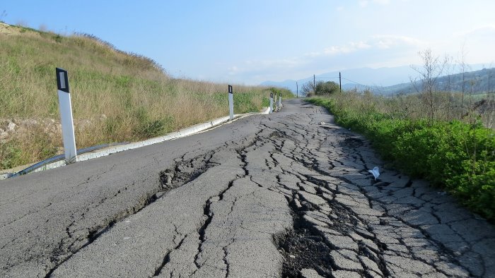 Lavori di ripristino funzionale, consolidamento geotecnico e prolungamento della strada Serretelle