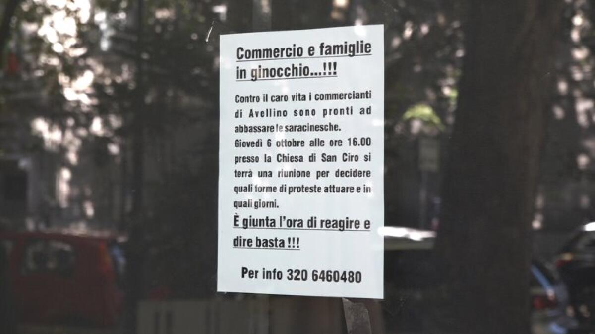 Caro bollette: sale la protesta dei commercianti - 