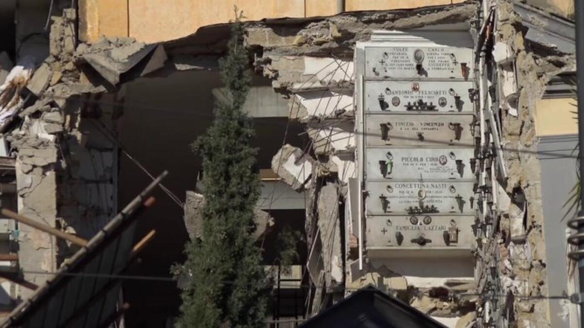 Nuovo crollo al Cimitero di Poggioreale - 