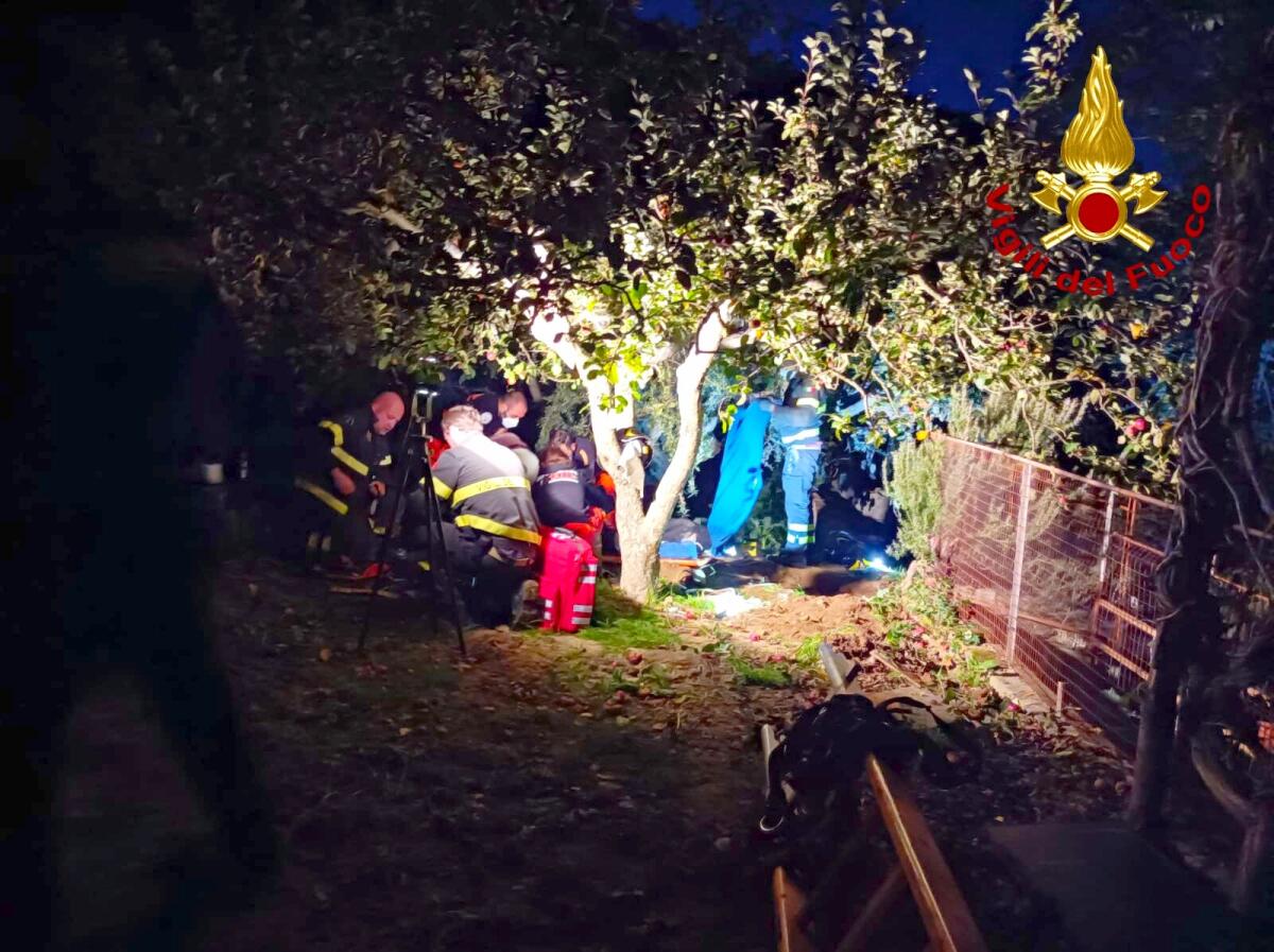 Anziana cade in una cisterna in disuso, salvata dai Vigili del fuoco - 