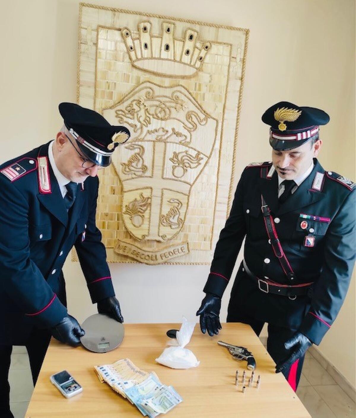 54 enne di Pannarano arrestato per possesso di armi e droga - 
