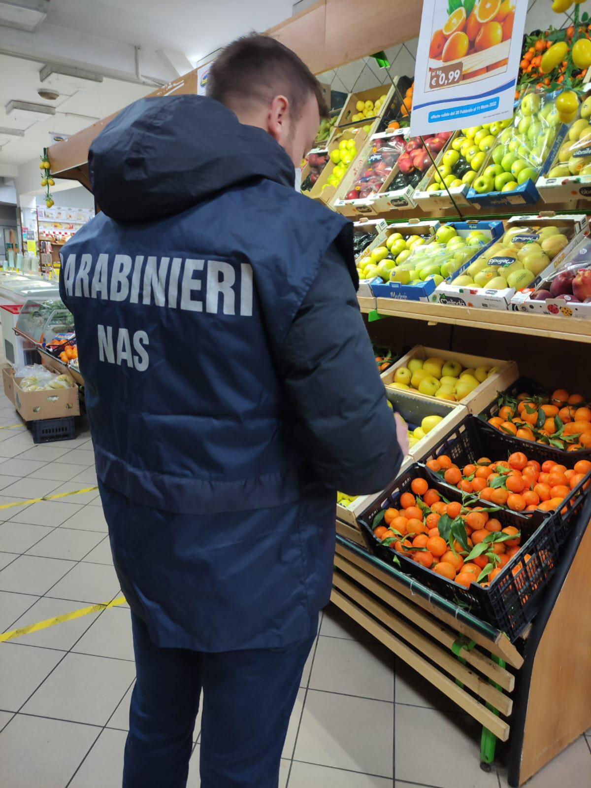 Controlli dei Nas chiusi diversi esercizi commerciali - 