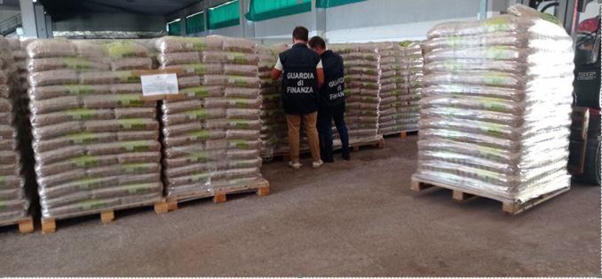 Sequestrate oltre 100 tonnellate di pellet non certificato - 