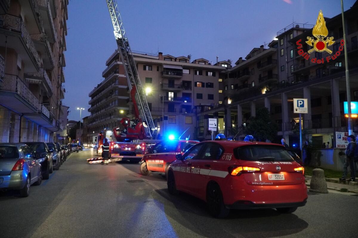 Avellino.Incendio al nono piano di un edificio - 