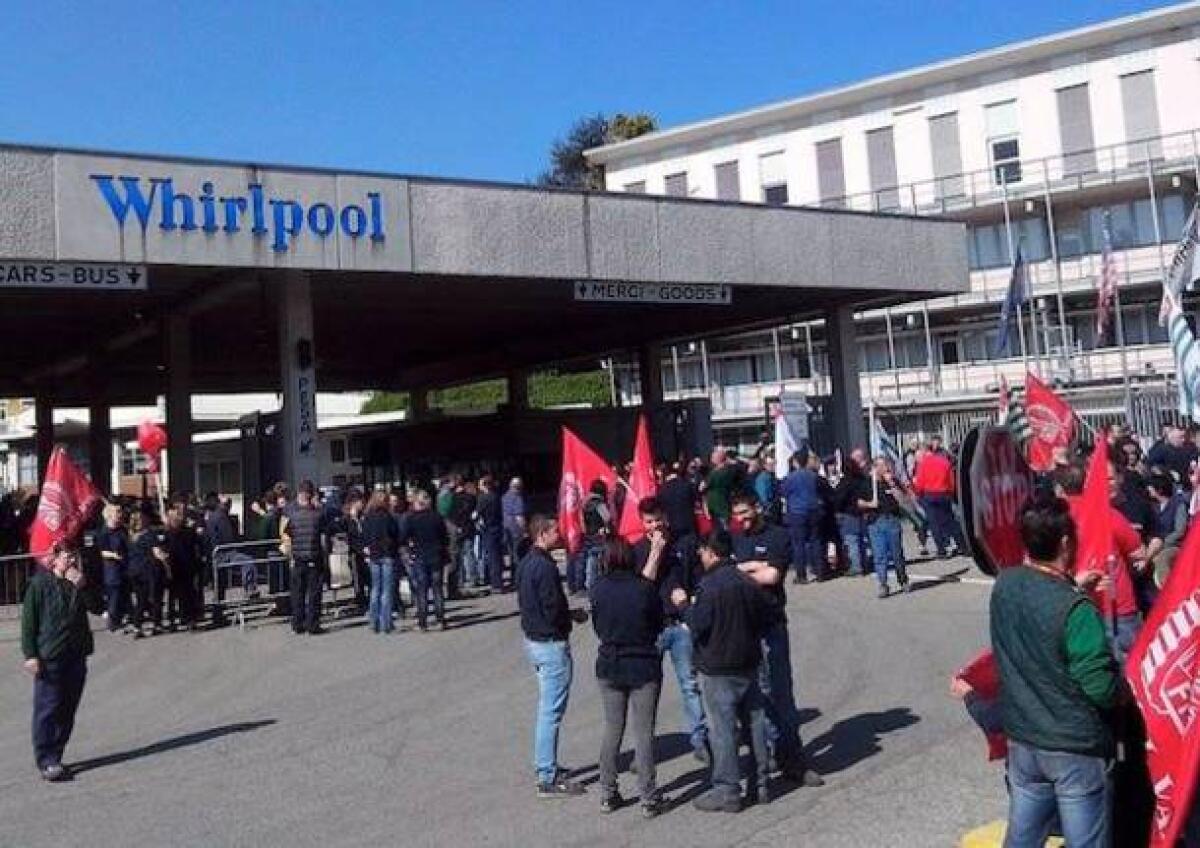 Sciopero di due ore allo stabilimento Whirlpool di Carinaro - 
