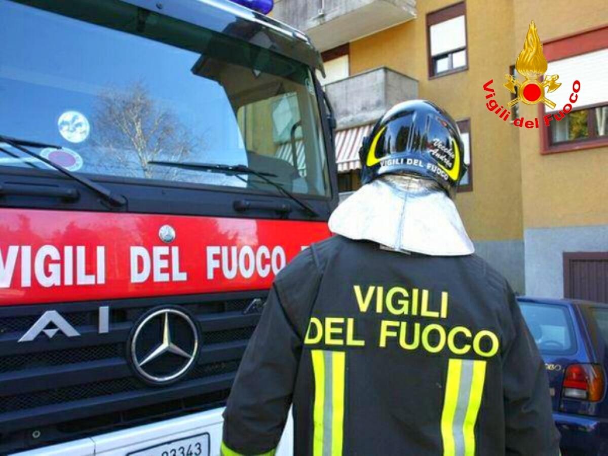 Anziana sola in casa cade e non riesce a rialzarsi, salvata dai Vigili del fuoco - 