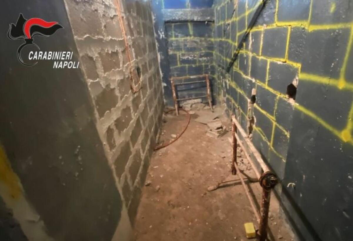 Scoperti nel Napoletano 4 bunker per nascondere latitanti e droga - 
