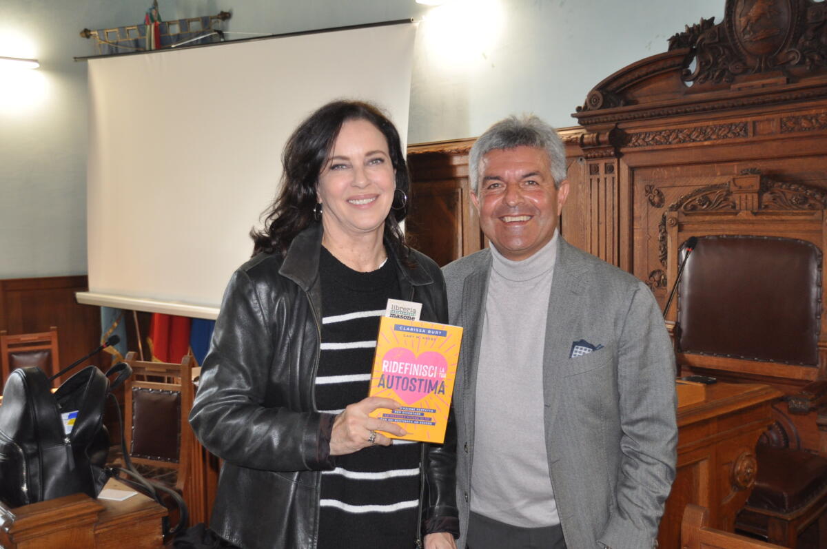 Clarissa Burt ha presentato il libro "Ridefinisci la tua autostima" - 