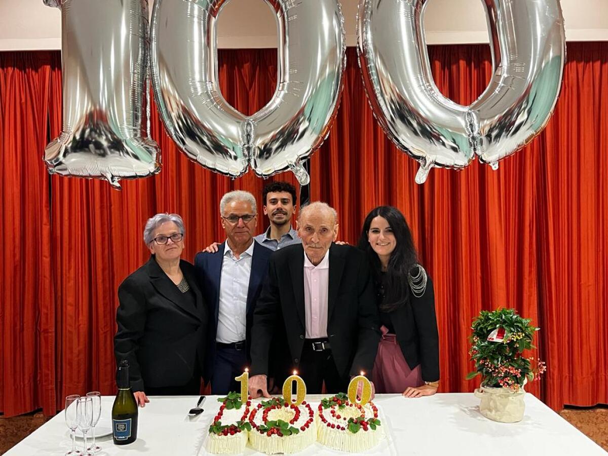 Apollosa. Nonno Beniamino compie 100 anni. - 
