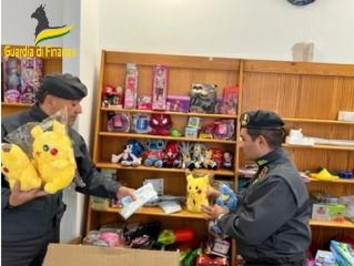 Sequestrati oltre 7.600 giocattoli contraffatti o non sicuri e più di 1.000 mascherine non conformi. - 