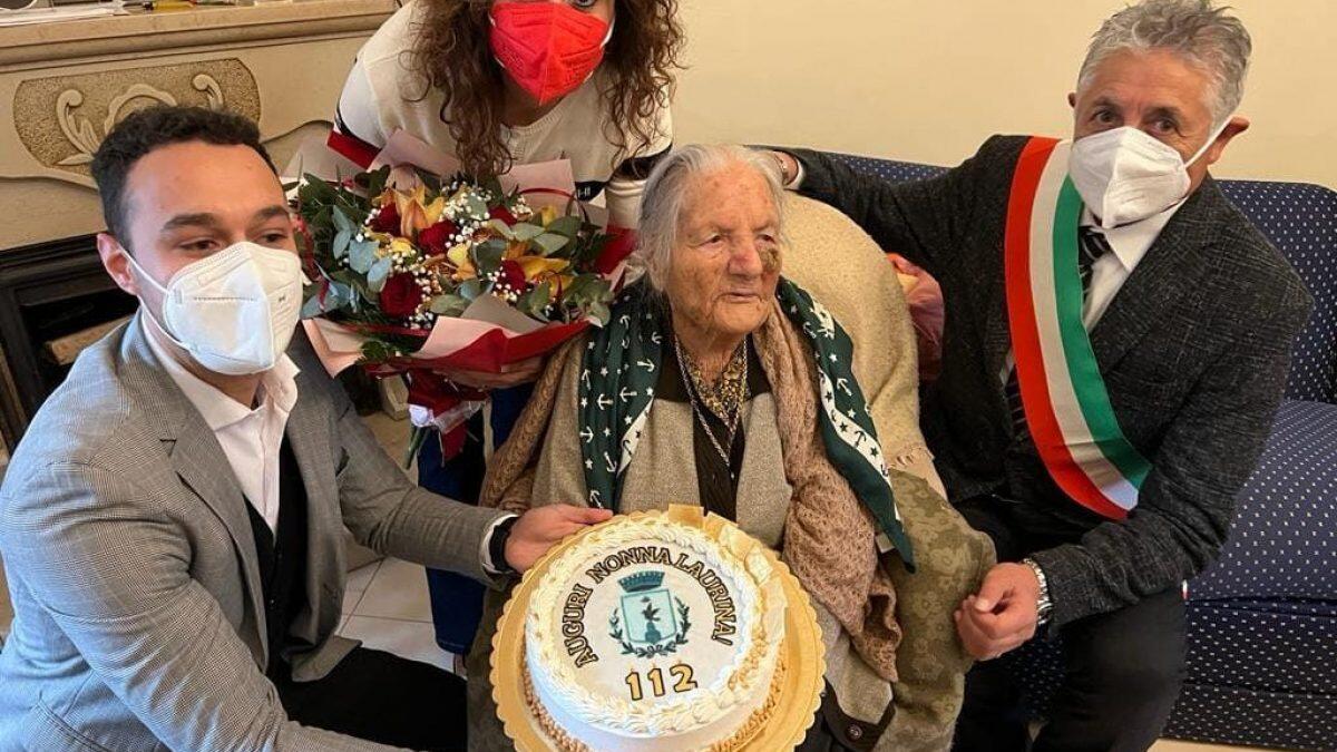 Nonna Laurina compie 112 anni, è la donna più anziana della Campania - 