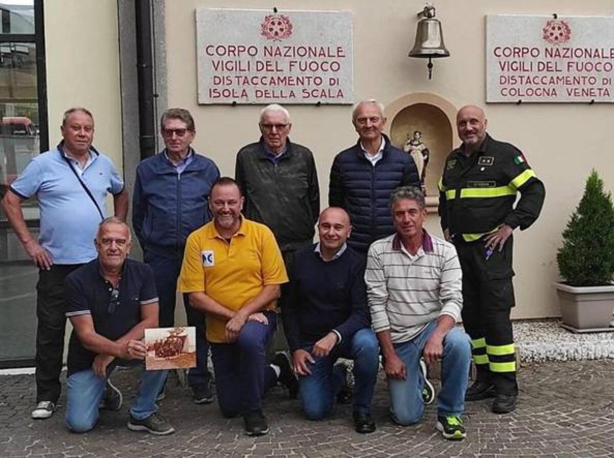 Terremoto Irpinia, restò 3 giorni sotto le macerie: 42 anni dopo riabbraccia il suo salvatore - 