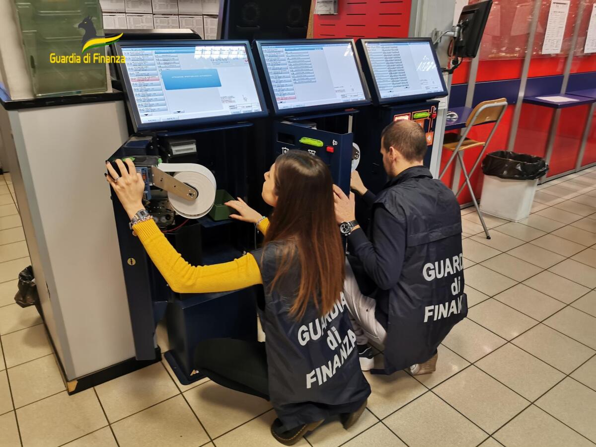 Bookmaker operava nella raccolta di scommesse, sul territorio nazionale, in totale evasione d’imposta. - 