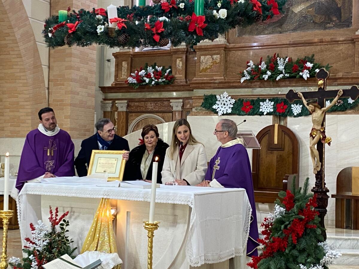 Gruppo De Vizia Sanità, nuovo impianto di luci alla Chiesa Madre di Pietrelcina - 